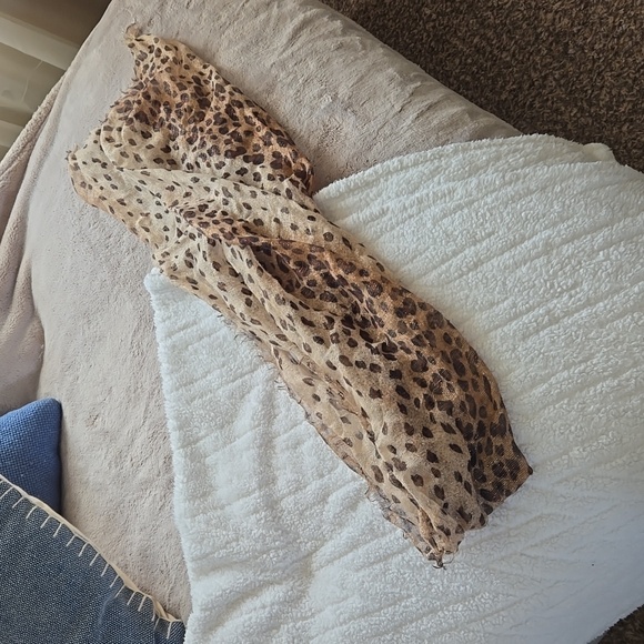 Scarf - Picture 3 of 3